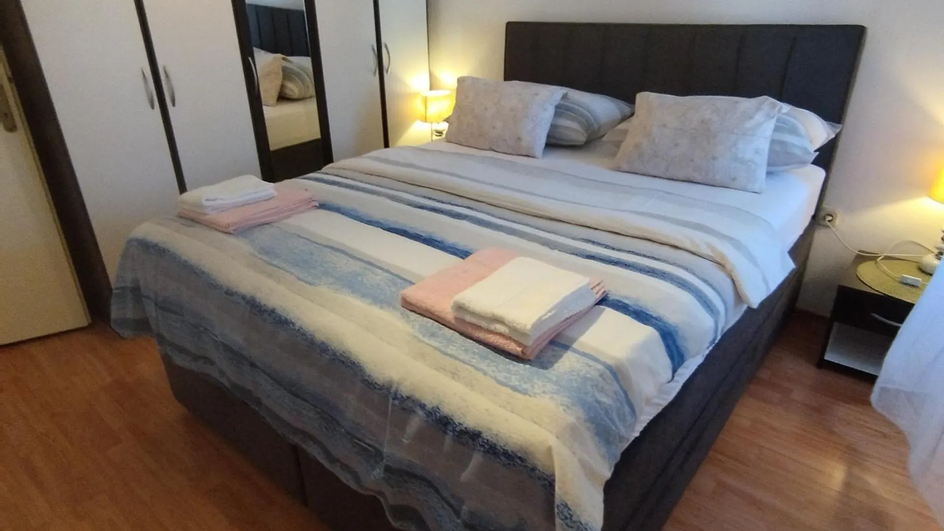 פורץ Apartman Koza 100M From The Beach